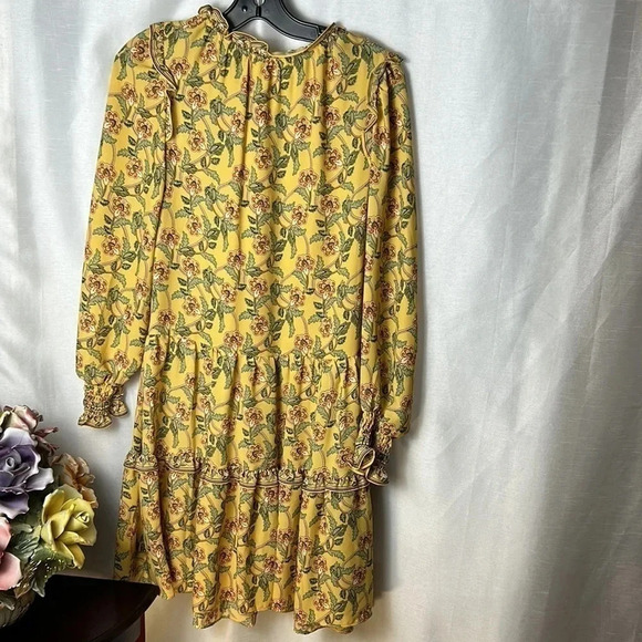 Ruffle,tiered,floral,frill dress,shirring cuffs,tie front,wood accent,keyhole - Picture 11 of 14